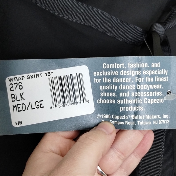 Vintage Capezio Black Dance Wrap Skirt Size Medium / Large - Picture 3 of 4